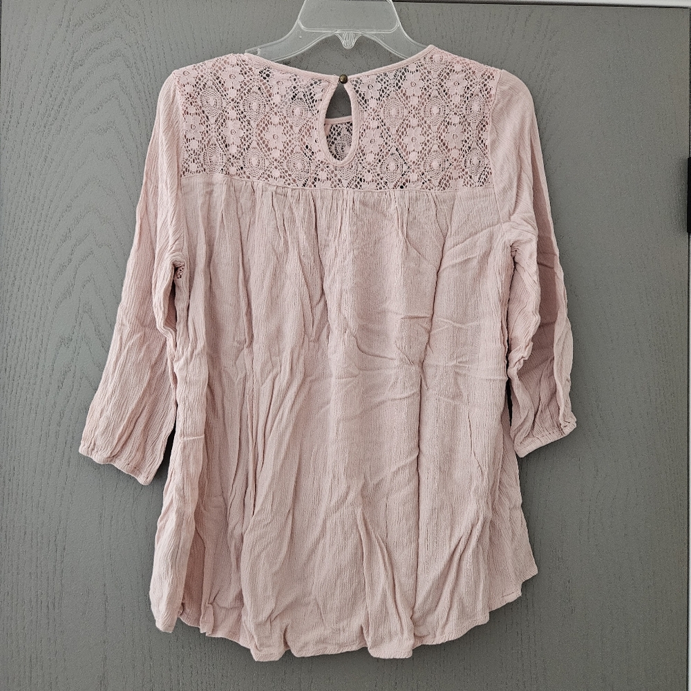 Liz Lange Maternity Pink Leave Top Blouse Small - Picture 3 of 3